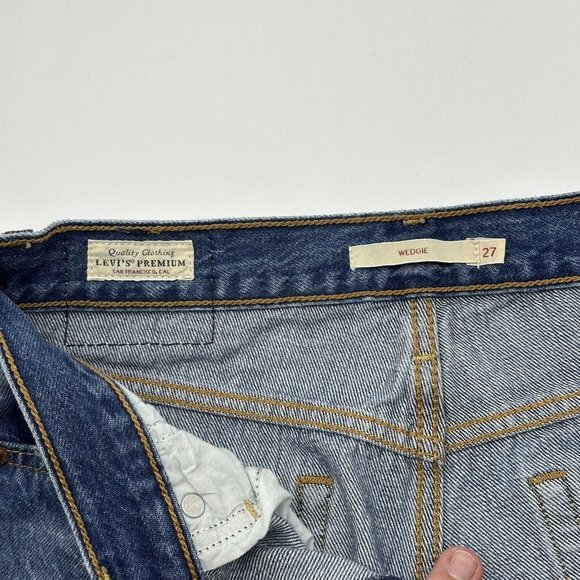 Levi’s Premium Wedgie Women's Size 27 Tapered Leg Button Fly Denim Blue Jeans - Picture 6 of 12